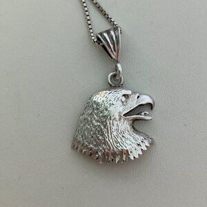 925 Sterling Silver pendant Eaggle & 925 Chain 20"